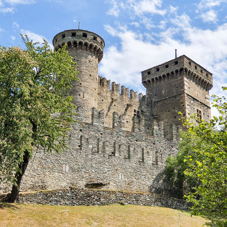 castello fenis valle d'aosta
